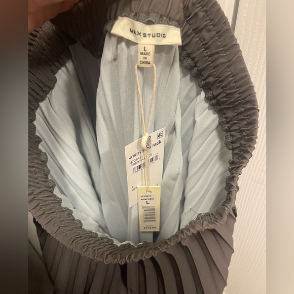 NWT Max Studio Pleated Skirt - Picture 3 of 4